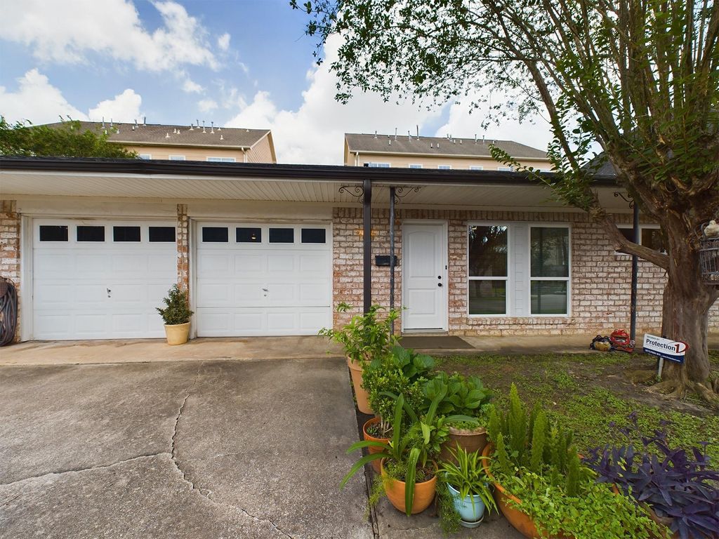 5627 Winsome Lane, Houston, TX 77057