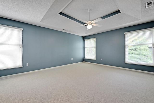 21528 W 99th Street, Lenexa, KS 66220