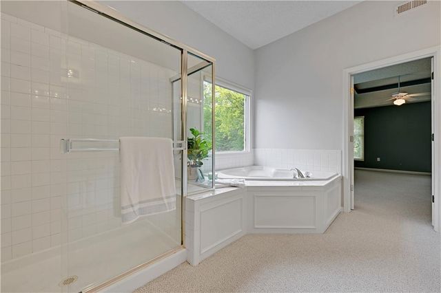 21528 W 99th Street, Lenexa, KS 66220