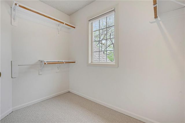 21528 W 99th Street, Lenexa, KS 66220