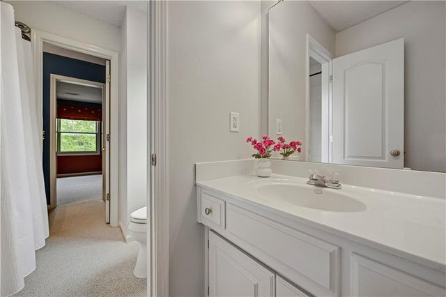 21528 W 99th Street, Lenexa, KS 66220