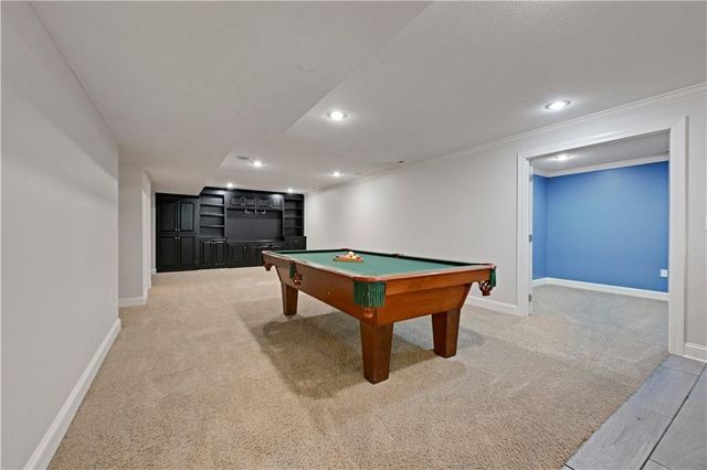 21528 W 99th Street, Lenexa, KS 66220