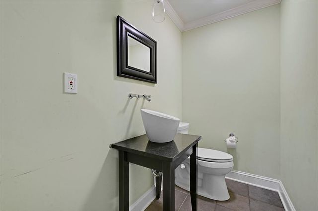 21528 W 99th Street, Lenexa, KS 66220