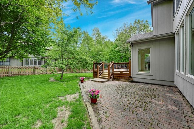 21528 W 99th Street, Lenexa, KS 66220
