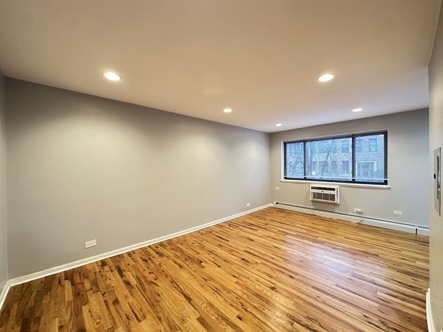 6954 N Sheridan Road 203, Chicago, IL 60626