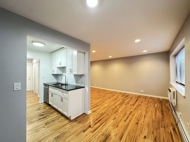 6954 N Sheridan Road 203, Chicago, IL 60626