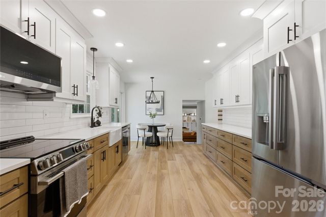 6523 Tall Oaks Trail, Charlotte, NC 28210