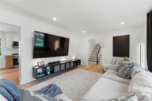 6523 Tall Oaks Trail, Charlotte, NC 28210