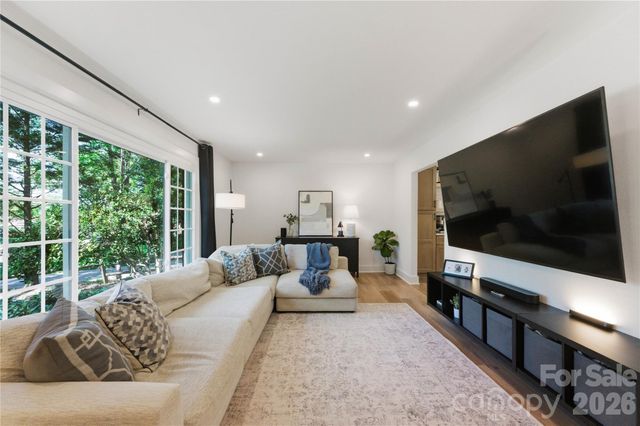 6523 Tall Oaks Trail, Charlotte, NC 28210