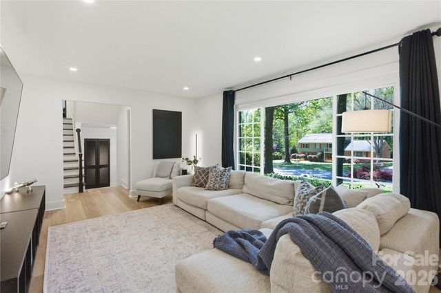 6523 Tall Oaks Trail, Charlotte, NC 28210