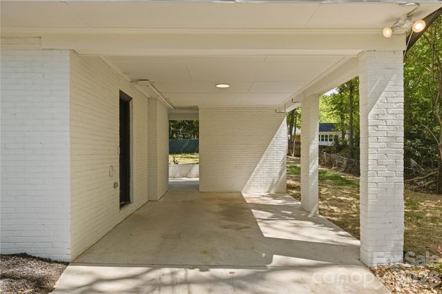 6523 Tall Oaks Trail, Charlotte, NC 28210