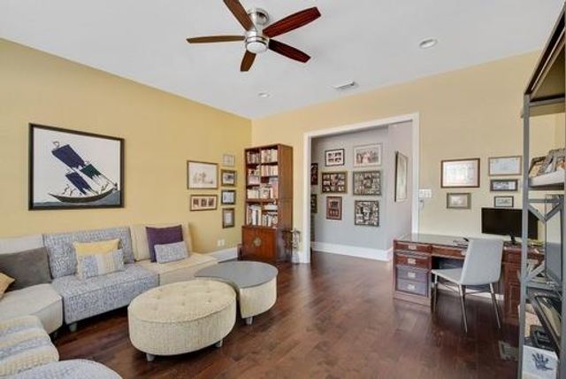 1443 Sugar Creek Boulevard, Sugar Land, TX 77478