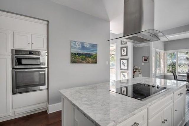 1443 Sugar Creek Boulevard, Sugar Land, TX 77478