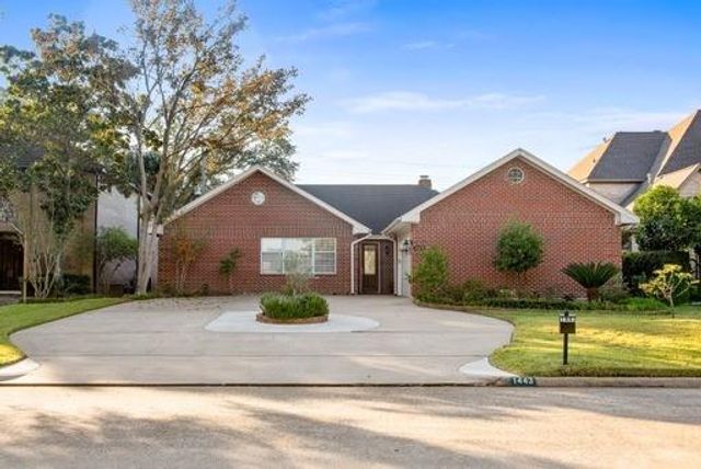 1443 Sugar Creek Boulevard, Sugar Land, TX 77478