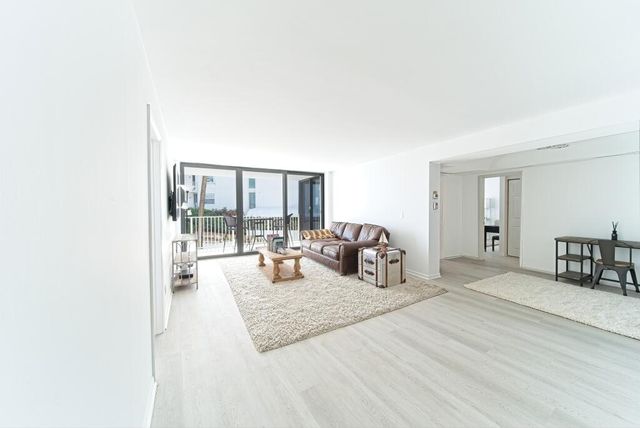 3590 S Ocean Boulevard 207, South Palm Beach, FL 33480