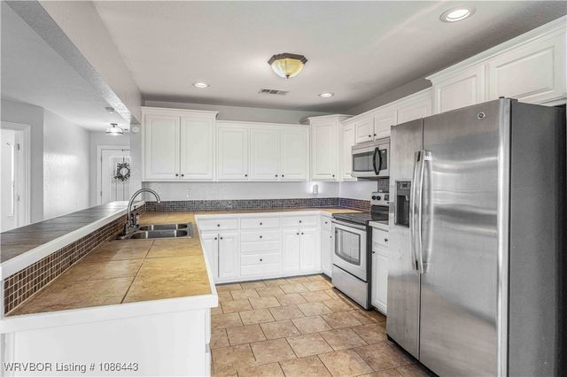 6562 Broadleaf Drive, Alma, AR 72921