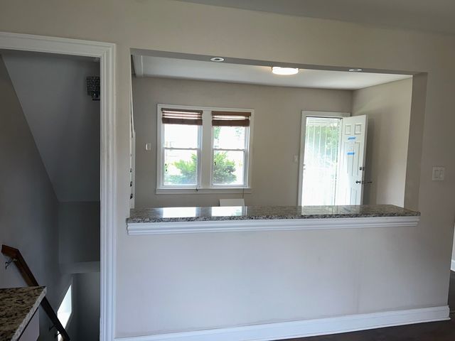 18017 Oakwood Avenue, Lansing, IL 60438