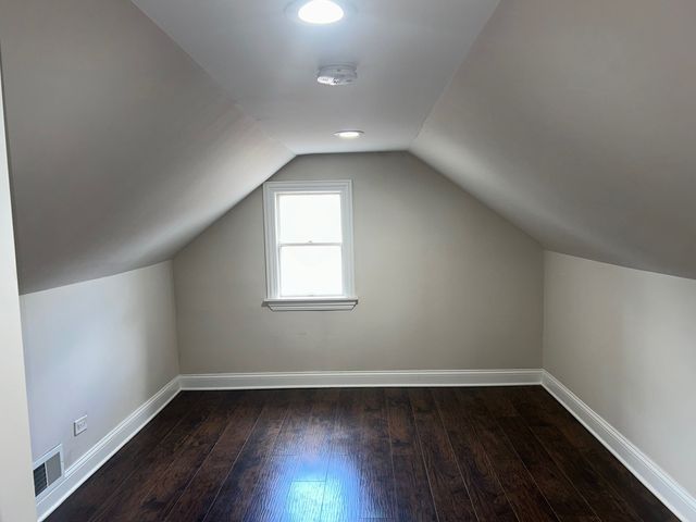 18017 Oakwood Avenue, Lansing, IL 60438
