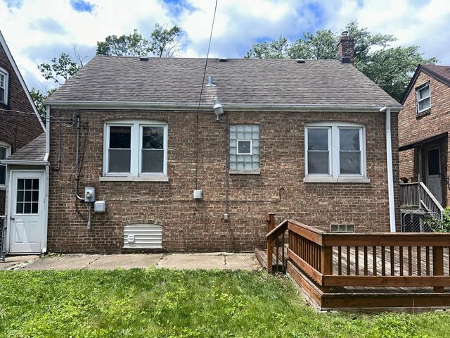 18017 Oakwood Avenue, Lansing, IL 60438