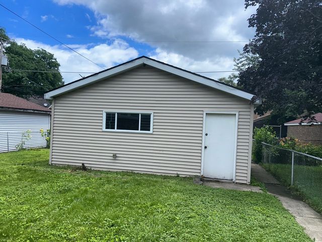 18017 Oakwood Avenue, Lansing, IL 60438