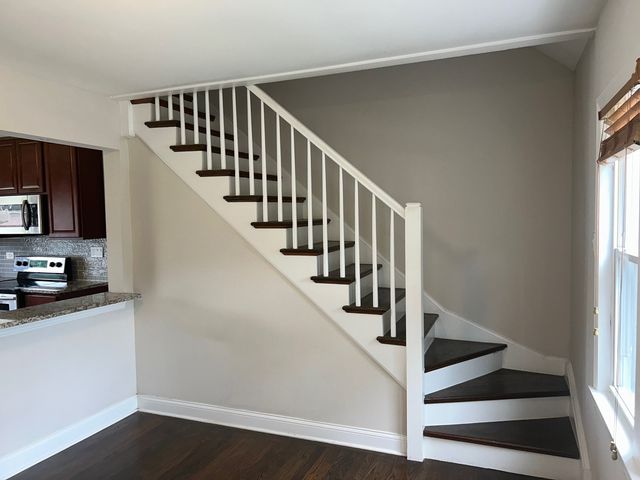 18017 Oakwood Avenue, Lansing, IL 60438