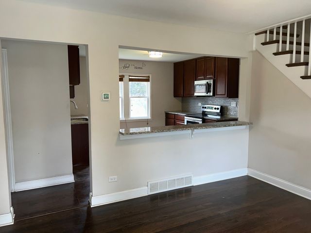 18017 Oakwood Avenue, Lansing, IL 60438