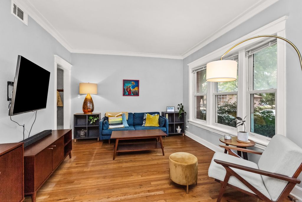 805 W Belle Plaine Avenue 103, Chicago, IL 60613 — photo 3