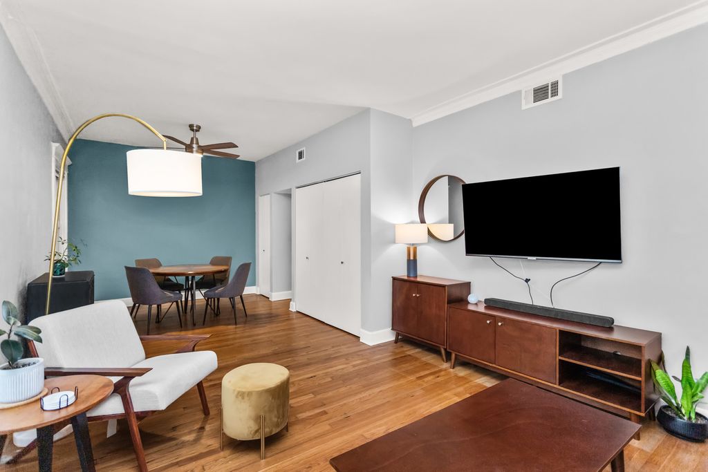 805 W Belle Plaine Avenue 103, Chicago, IL 60613 — photo 5