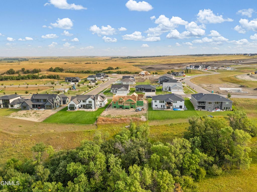4001 Valley Drive, Bismarck, ND 58503 photo 5