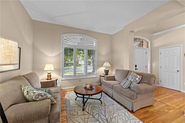 8000 W 154th Street, Overland Park, KS 66223