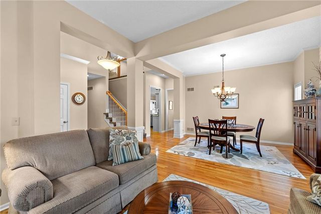 8000 W 154th Street, Overland Park, KS 66223