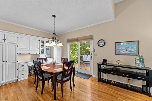 8000 W 154th Street, Overland Park, KS 66223