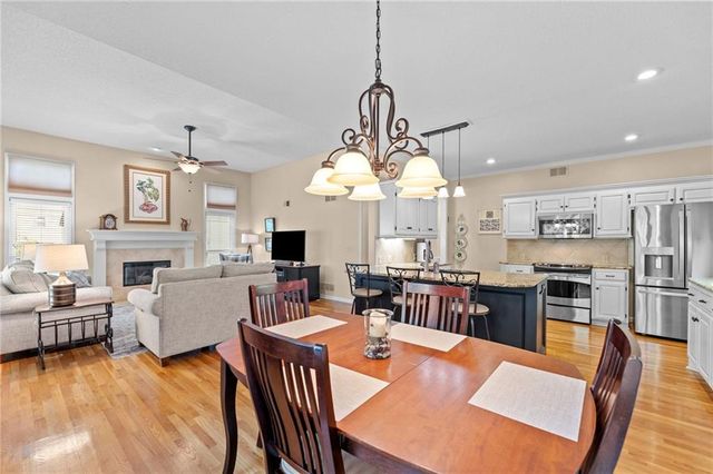 8000 W 154th Street, Overland Park, KS 66223