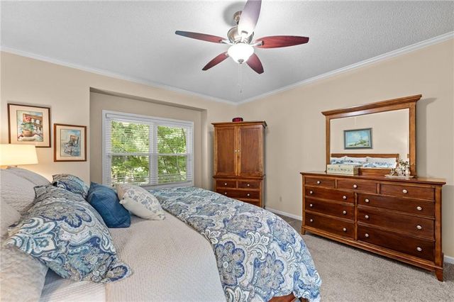 8000 W 154th Street, Overland Park, KS 66223