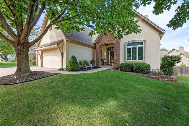 8000 W 154th Street, Overland Park, KS 66223