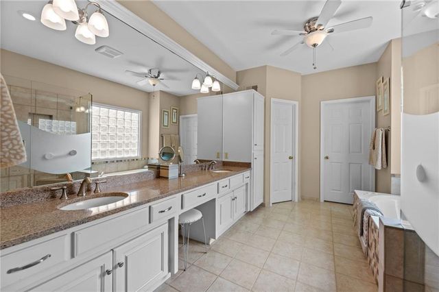 8000 W 154th Street, Overland Park, KS 66223