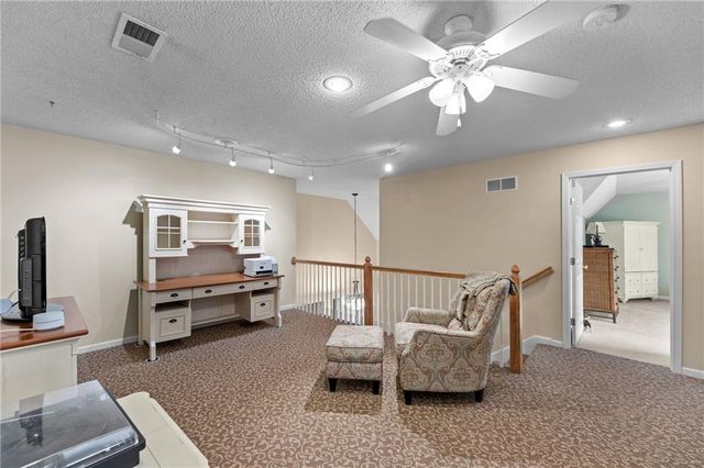 8000 W 154th Street, Overland Park, KS 66223