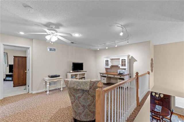 8000 W 154th Street, Overland Park, KS 66223