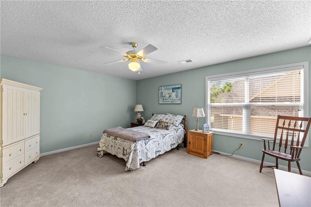 8000 W 154th Street, Overland Park, KS 66223