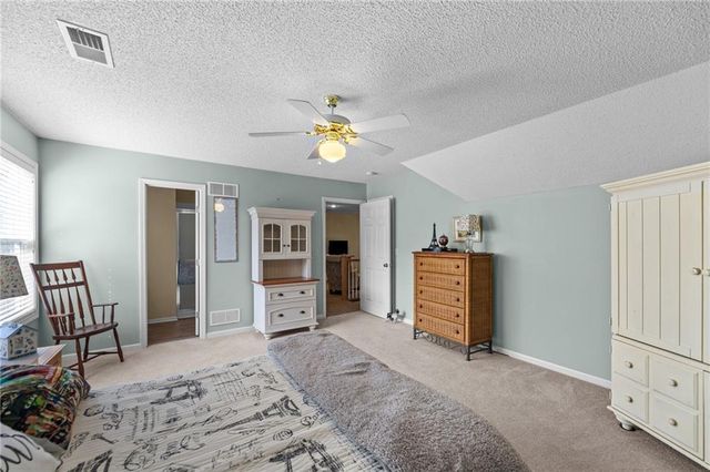 8000 W 154th Street, Overland Park, KS 66223