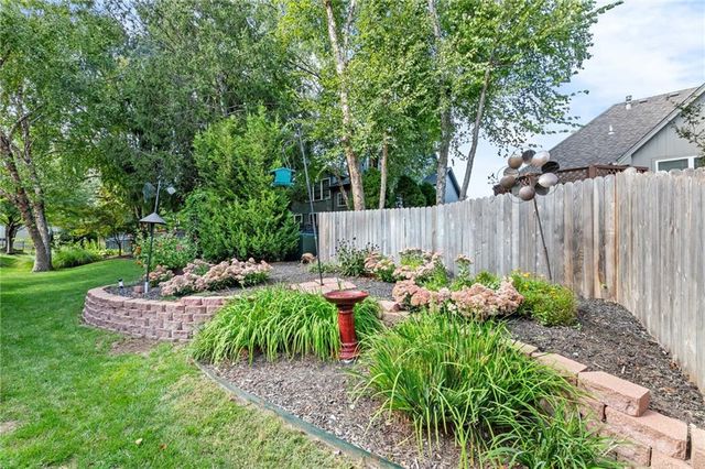 8000 W 154th Street, Overland Park, KS 66223