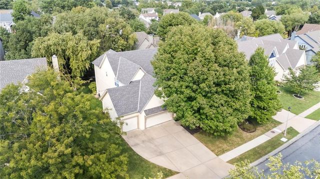 8000 W 154th Street, Overland Park, KS 66223