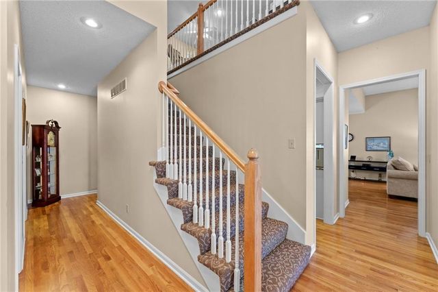 8000 W 154th Street, Overland Park, KS 66223