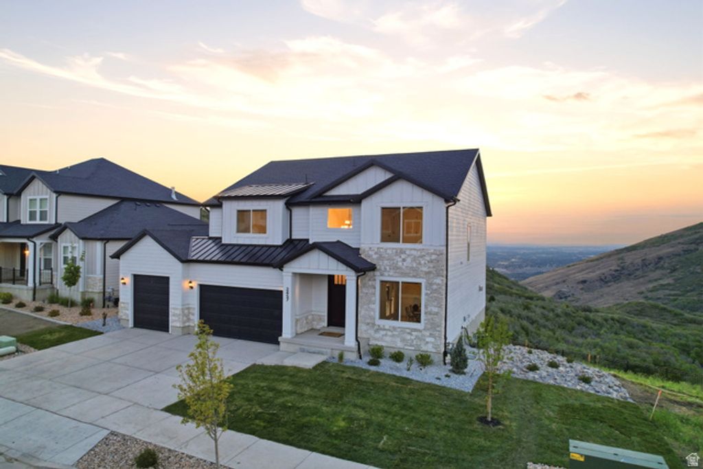 Image 3 of property listing at 2457 E SPRINGTIME RD, Draper (ut Cnty), UT 84020