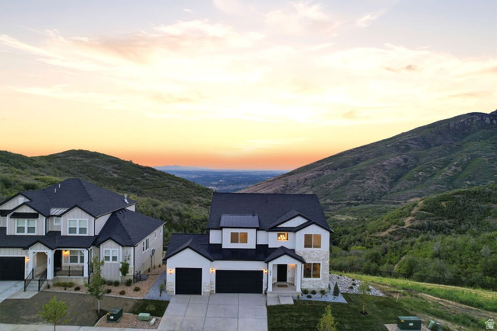 Image 4 of property listing at 2457 E SPRINGTIME RD, Draper (ut Cnty), UT 84020