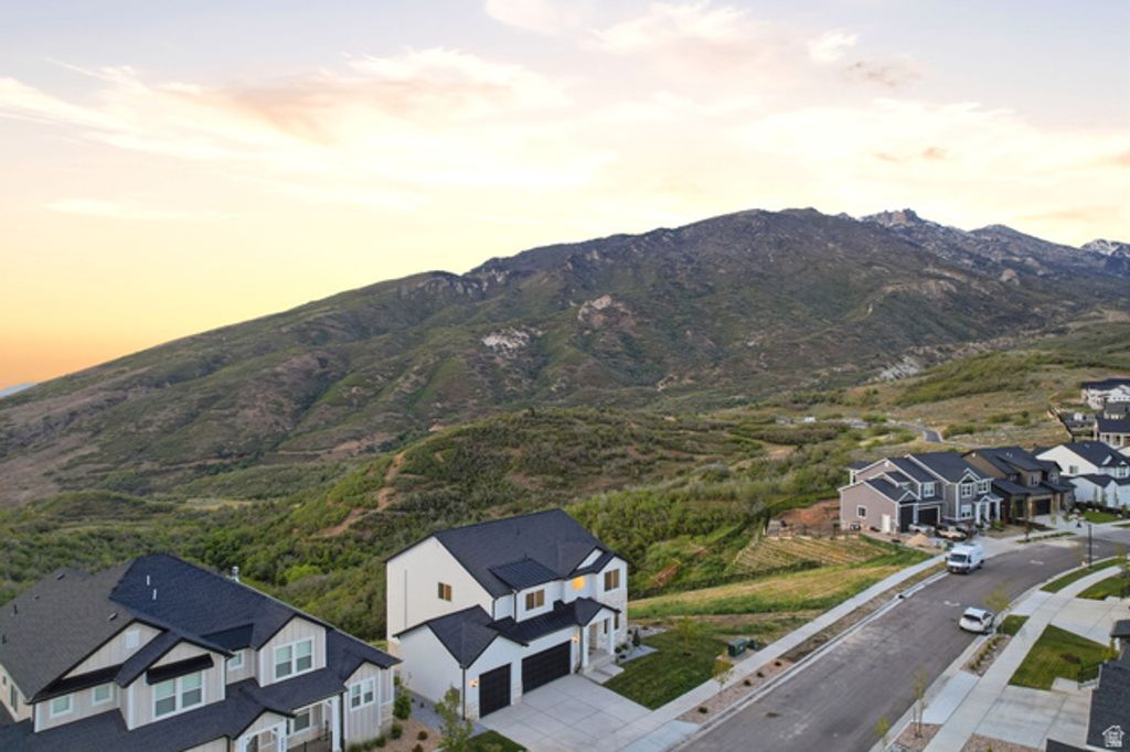 Image 37 of property listing at 2457 E SPRINGTIME RD, Draper (ut Cnty), UT 84020
