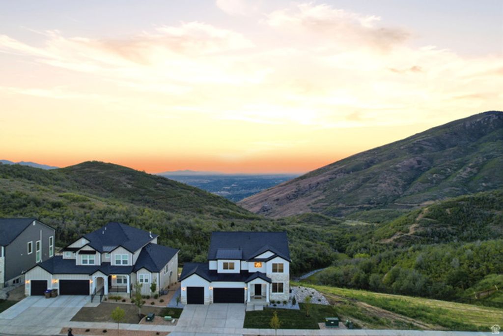 Image 38 of property listing at 2457 E SPRINGTIME RD, Draper (ut Cnty), UT 84020