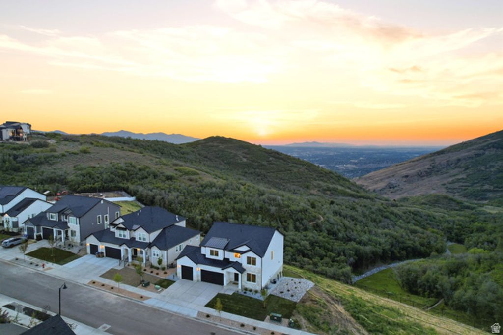 Image 39 of property listing at 2457 E SPRINGTIME RD, Draper (ut Cnty), UT 84020