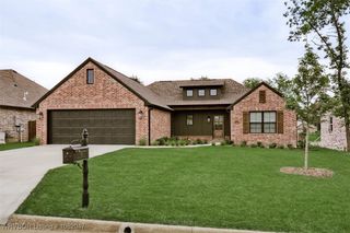 8401 McLaren Drive, Fort Smith, AR 72916