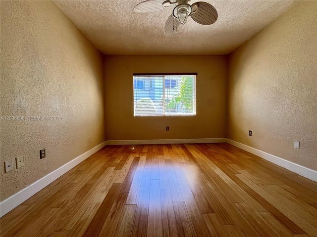 1150 99th St 6, Bay Harbor Islands, FL 33154